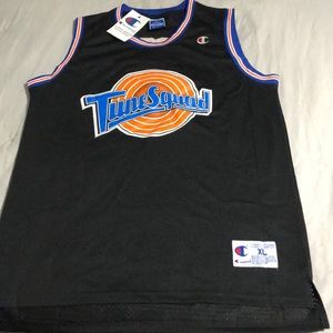 Retro Tune Squad Bugs basketball jersey size XL new with tags